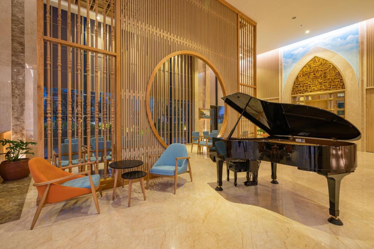 Sala Grand Tuyhoa Hotel Tuy Hoa Bagian luar foto